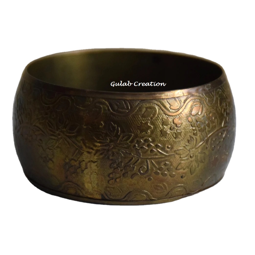 Vintage 80s/90s Aged Gold Brass Etched Bangle Bracelet