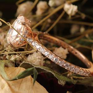 แหวนหมั้นเพชรรูปวงรีรัศมีที่ซ่อนไว้สำหรับเธอ - Product Image 1