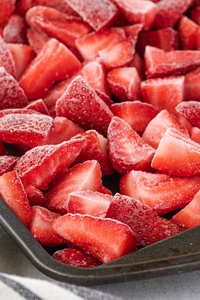 Fresas Orgánicas Premium Congeladas IQF, Enteras, en Rodajas y en Cubos, en Caja para Suministro a Granel - Product Image 6