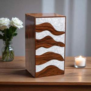 Urna de Resina y Madera de Diseño Moderno |   Artesanía Hecha a Mano |   Proveedor OEM/ODM - Product Image 1