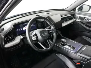 รถยนต์ SUV รุ่น GERC GS8 ปี 2024 เกียร์อัตโนมัติ เทอร์โบ พร้อมเบาะหนัง ยาง R18 แร็คหลังคาอลูมิเนียมอัลลอยด์ 5 ที่นั่ง หลังคาซันรูฟแบบพาโนรามา - Product Image 4