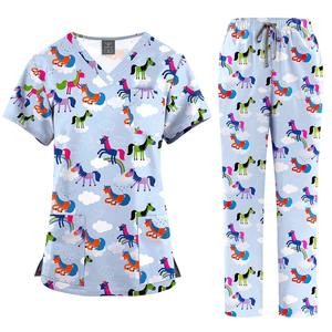 Acheter en gros col en V design jogger style imprimé gommages gommages médicaux infirmière à manches courtes ensemble de gommage tissu polyester - Product Image 4