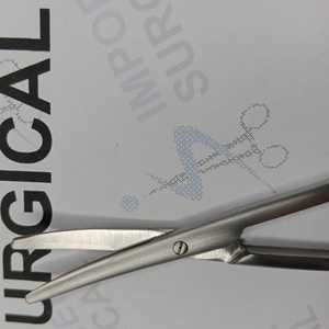 Ciseaux à pansement chirurgical incurvés de haute qualité de 5.5 cm pour ensemble d'instruments en acier inoxydable pour infirmières - Product Image 4