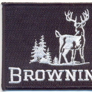 Écussons de créateur personnalisés en polyester avec étiquette thermocollante tissée à l'extrémité étiquettes de vêtements brodés - Product Image 1