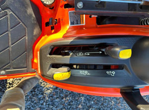 รถแทรกเตอร์ขนาดเล็ก KUBOTA BX23S พร้อมที่ตักดินสำหรับขาย - Product Image 6