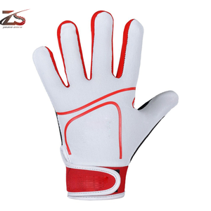 Gants gaéliques professionnels personnalisés Gants confortables de football en cuir Gants de protection des mains en latex conçus au Pakistan pour l'extérieur - Product Image 4