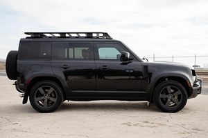 Land Rover Defender 110 V8 2024 USADO EN EXCELENTES CONDICIONES, 8,100 Millas, Motor V8 Supercargado de 518 hp, 4x4, Propiedad de Texas - Product Image 2