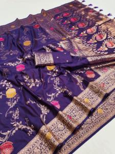 Saree en soie Banarasi fait à la main avec Zari et Meenakari Belle Pallu avec bordure et glands Parfait pour les occasions spéciales - Product Image 4