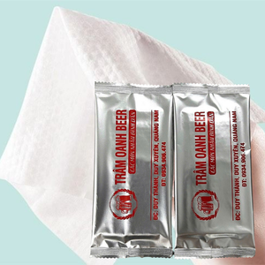 Paquetes de pañuelos húmedos suaves no tejidos personalizados hechos en Vietnam para marketing de marca Servicios de hotel o uso de servicios de aerolíneas - Product Image 1