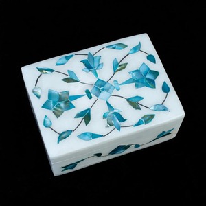 Boîte à bijoux carrée moderne en marbre Stonecrafts International, la plus vendue, avec travail en nacre et options personnalisables pour filles - Product Image 1