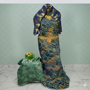 Conjunto Maqbal Dirac Somalí de Lujo, Splendor Cultural, Tejido de Sarga Jacquard con Diseño de Patrón Abstracto Liso, Terciopelo y Seda para Niñas - Product Image 5