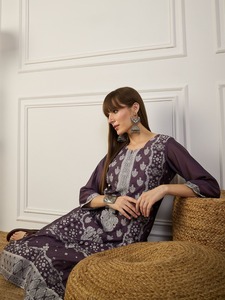 Kurtis de Algodón de Excelente Calidad, Atuendo Étnico de Fusión Tradicional y Moderna para Mujer, Disponible para la Venta desde India - Product Image 3