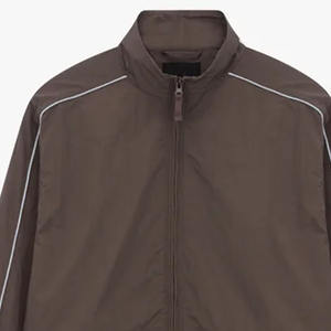 Chaqueta Cortavientos Ligera de Nailon Marrón para Hombre con Ribete Reflectante, Diseño con Cierre, Ropa Deportiva Informal, Resistente al Agua - Product Image 2