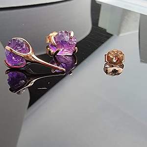 Boucles d'oreilles classiques en pierres précieuses véritables faites à la main bijoux en pierre de naissance de février améthyste brute plaqué or rose pour les femmes cadeau parfait - Product Image 3