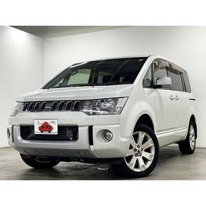 Mitsubishi Delica D5 2014 con Volante a la Derecha, 7 Asientos, Color Perla - Product Image 1
