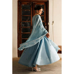 ชุดเดรส IZNIK-3PC ลาย CHIKANKAARI พร้อมผ้าคลุมไหล่ชีฟองพิมพ์ลายและกางเกงย้อมสี - Product Image 3