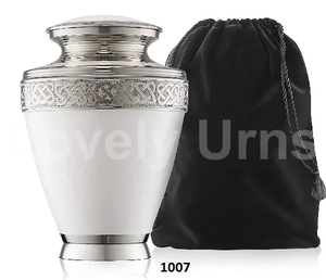 Prix les plus bas Urnes funéraires élégantes en laiton blanc perle et argent avec sac en velours à vendre par les exportateurs indiens - Product Image 2
