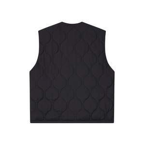 Gilet utilitaire matelassé pour hommes, veste noire légère sans manches avec rembourrage en diamant, patch en simili cuir et nylon froissé - Product Image 5