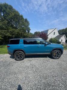 Certificado usado 2023 Rivian R1S Adventure Edition Quaad Motor AWD, paquete de Batería grande, azul Riivian - Product Image 4