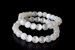 Wholesale Best Attractive Natural Healing Selenite 8mm Polished Classic Lovers <b>Beaded</b> <b>Bracelet</b> <b>for</b> Meditation Unisex Jewelry - Product Image 2