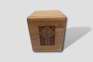Urna Funeraria de Madera con Cruz Celta Grabada, Hecha a Mano, para Cremación, Nuevo Diseño de Urnas de Madera para Recuerdos - Product Image 6