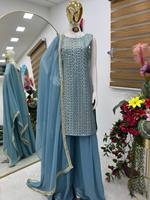 Ensemble traditionnel indien ethnique 3 pièces pour mariages d'hiver, fêtes, Diwali, brodé, sans plis, coupe ajustée, prêt-à-porter de créateur
