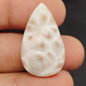 Cabujón de Piedra Preciosa de Thomsonita Rosa Natural para la Fabricación de Joyas - Product Image 1