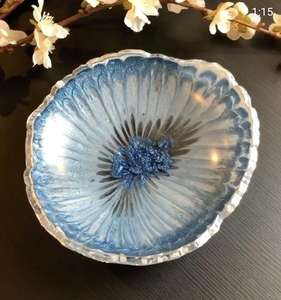 Cuenco de resina de diseño antiguo para servir, ensaladera grande de estilo moderno hecha a mano de una sola pieza, ideal para uso en utensilios de cocina - Product Image 3