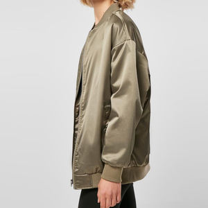 2025 nouveauté veste universitaire en Satin personnalisée fournisseur direct d'usine veste bombardier en Satin pour femmes à la mode et confortable - Product Image 6