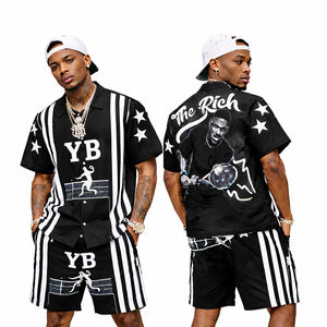 Conjunto de Dos Piezas de Ropa Urbana Negra Personalizada para Hombre 2026, Camisa con Botones y Estampado Gráfico y Pantalones Cortos Deportivos a Juego con Estampado de Jugador de Tenis - Product Image 1