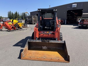 Le Kubota SSV65 Skid Steer est prêt à offrir des performances fiables sur les chantiers de construction, les fermes, les projets d'aménagement paysager et l'entretien. - Product Image 2