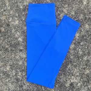 กางเกงโยคะเอวสูงมีกระเป๋าสำหรับผู้หญิงเลกกิ้งผ้านุ่มใส่เล่นกีฬาฟิตเนสสีพื้นโลโก้ออกแบบได้ตามต้องการ - Product Image 4