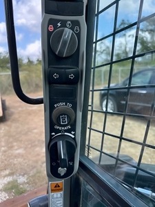 Skid Steer 2022 New Holland C332 Track Skid Steer Loader listo para trabajos de construcción de movimiento de tierras - Product Image 3