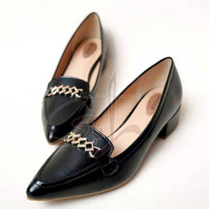 Mocasines de Mujer de la Mejor Calidad Hechos en Pakistán, con Tacón, Sin Cordones, Ligeros, Sostenibles y de Alto Rendimiento - Product Image 2