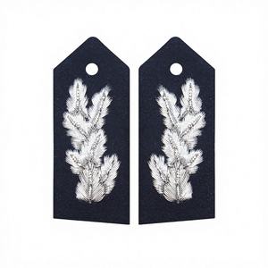 Patch de col de chemise en velours écologique, appliqué avec fil doré et blanc, fait main avec fermeture auto-agrippante - Product Image 1