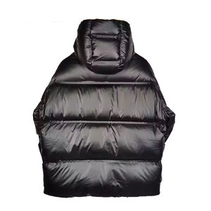 Abrigo de invierno negro brillante de lujo Chaqueta acolchada gruesa con aislamiento de moda para hombre con capucha desmontable para uso en frío extremo - Product Image 3