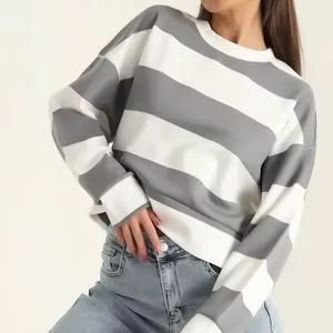 Venta al por mayor de alta calidad comodidad de algodón 80 algodón 20 poliéster cuello alto bordado Color liso cuello redondo mujeres sudaderas con capucha - Product Image 1