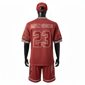 Ensemble short de football pour homme, haute qualité, polyester respirant GSM, empiècements latéraux rouges, logo thermocollé. - Product Image 2