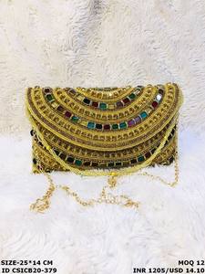 Pochette de soirée à chaîne brodée de créateur Sac à main de luxe chic et ethnique pour mariages et célébrations culturelles Fait à la main - Product Image 3