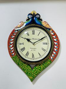 Horloge murale décorative Art Déco en bois sculpté à la main avec un design de paon et un mouvement à quartz - Product Image 3