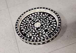 Plateau de service en mosaïque avec incrustation de nacre: plateau rond en osier pour table à manger, décor de table Boho naturel, cadeau rustique pour la maison - Product Image 2
