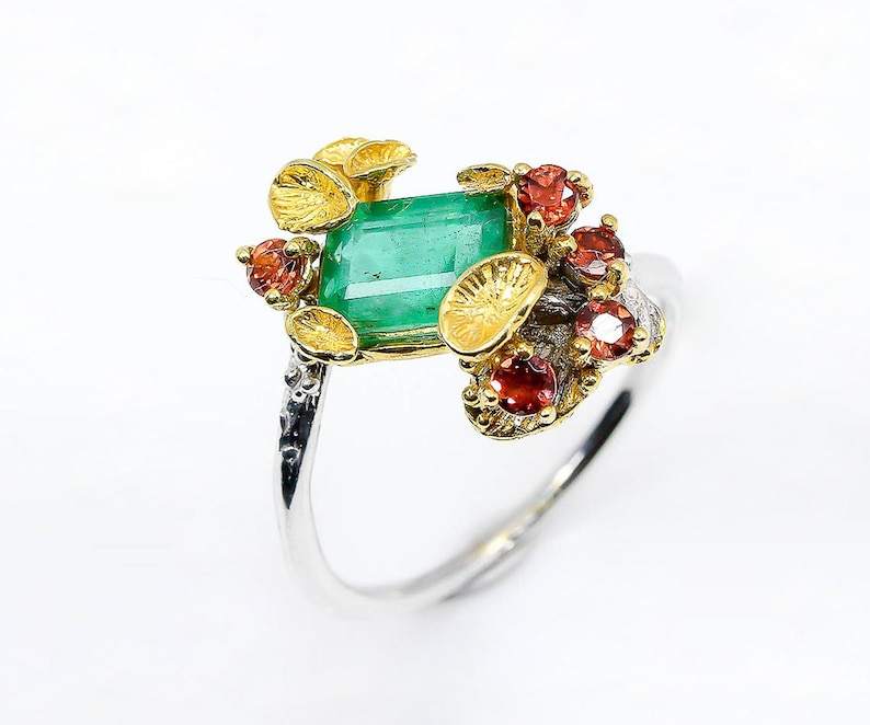 สีเขียว