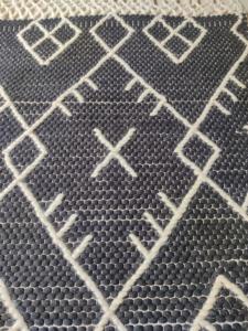 Best Quality Indian Handmade Abstract Vintage Eco-friendly Waterproof 2400 GSM Carpets Area Rug Sets Flat Weave Machine Made - Product Image 2