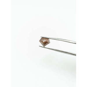 Diamante natural suelto de sal y pimienta, facetado en pentágono, 6.2-7.7 mm, 1.3 Ct, claridad VS2, buen corte, certificado IGI para uso en joyería - Product Image 4