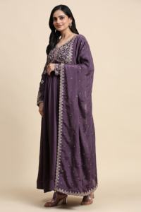 Conjunto de Kurta Anarkali Étnico Morado G249 para Mujer de Trendmalls, Salwar Dupatta de Crepé Chinon con Bordado y Lentejuelas, Estilo Indio Pakistaní - Product Image 2