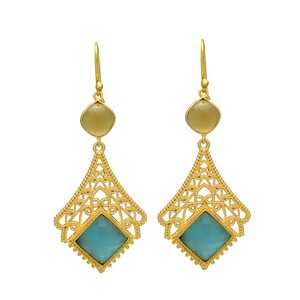 Nouveau produit Boucles d'oreilles de créateur doré avec boucles d'oreilles en laiton avec pierres précieuses en calcédoine bleu clair - Product Image 1