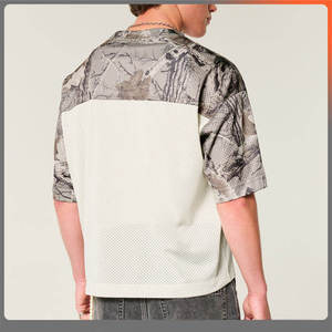 T-shirts personnalisés pour hommes à manches courtes, coupe ample, tissu en maille douce, col en V classique, maillot de football camouflage - Product Image 1