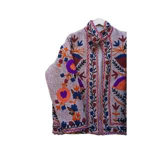 Chaquetas Acolchadas de Algodón Transpirable TNT Sujani para Mujer con Ajuste Cómodo, Hermosos Bordados y Diseños Culturales Únicos - Product Image 2