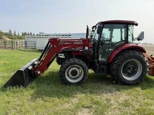 Tractor IH Farmall 75C 4WD 2021 con Caja de Cambios y Bomba - Alta Productividad para Trabajos Agrícolas y de Mantenimiento de Propiedades - Product Image 2