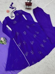 À la recherche de cette même couleur belle Designer Suit On Faux Georgette tissu avec intérieur et fil et Sequnce Pent - Product Image 5